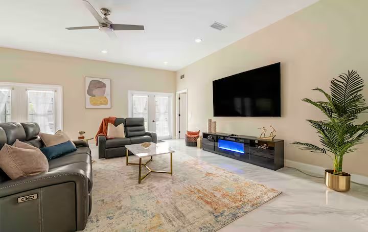 Open plan living room at Mi Casa Sarasota 3 bedroom vacation rental Sarasota FL